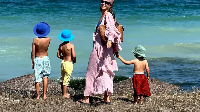  Adela Popescu este mama a trei copii - Foto: social media