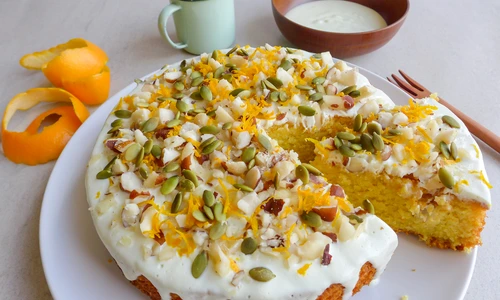 Tort malai si portocale Sursa foto shutterstock 587517440 jpg