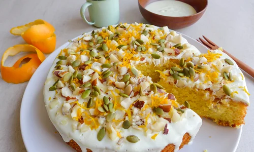 Tort malai si portocale  Sursa foto shutterstock 587517440 jpg