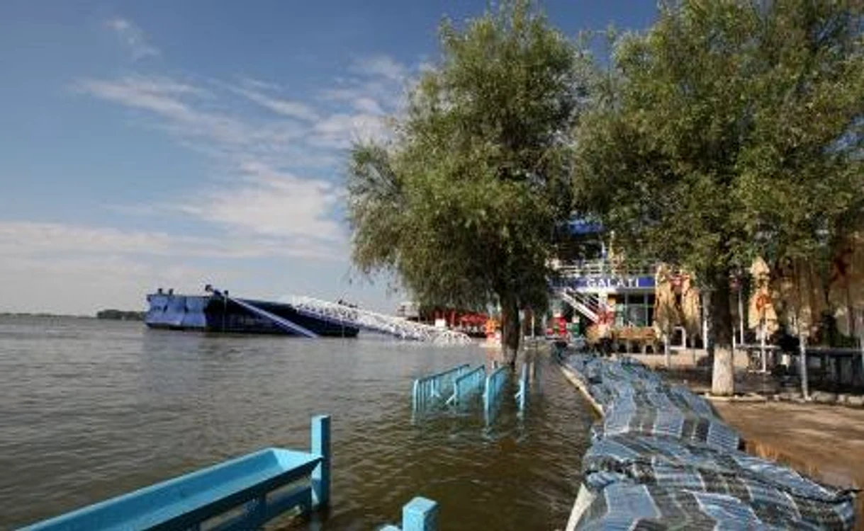 
    Faleza este în pericol de a fi inundată  