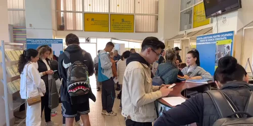 Ucraineni la coada la AJOFM Constanta (1) VIDEO Antonia Ispas mp4 thumbnail png