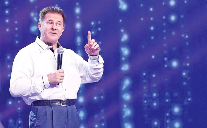 Doru Octavian Dumitru susţine că i-a fost dor de publicul din România, care îi savurează fiecare glumă