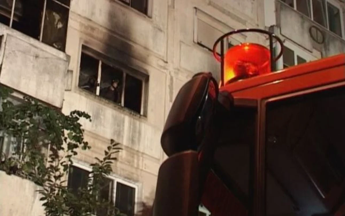 30 de locatari din bloc au fost evacuaţi