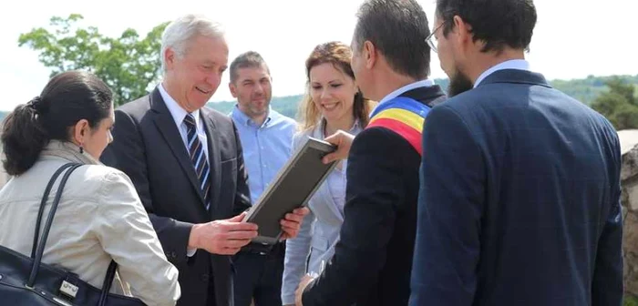 Ambasadorul Hans Klemm a vizitat Castelul Corvinilor. FOTO: Primăria Hunedoara.