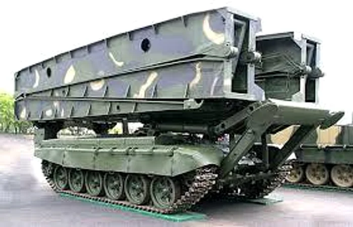 Râul care stă în calea rușilor spre Kramatorsk. Tancul-ponton, „soluția” improvizată pe care mizează Moscova pentru a-l traversa