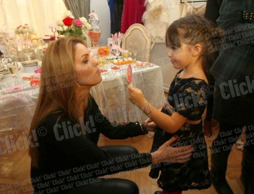
    Denisa si rania  