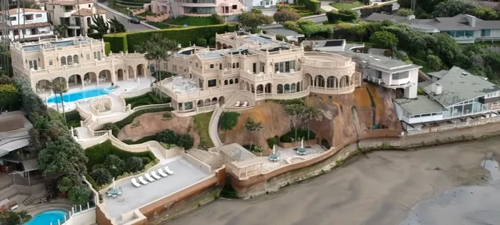 Castelul de Nisip este inspirat din Palatul de la Versailles FOTO Captură Video
