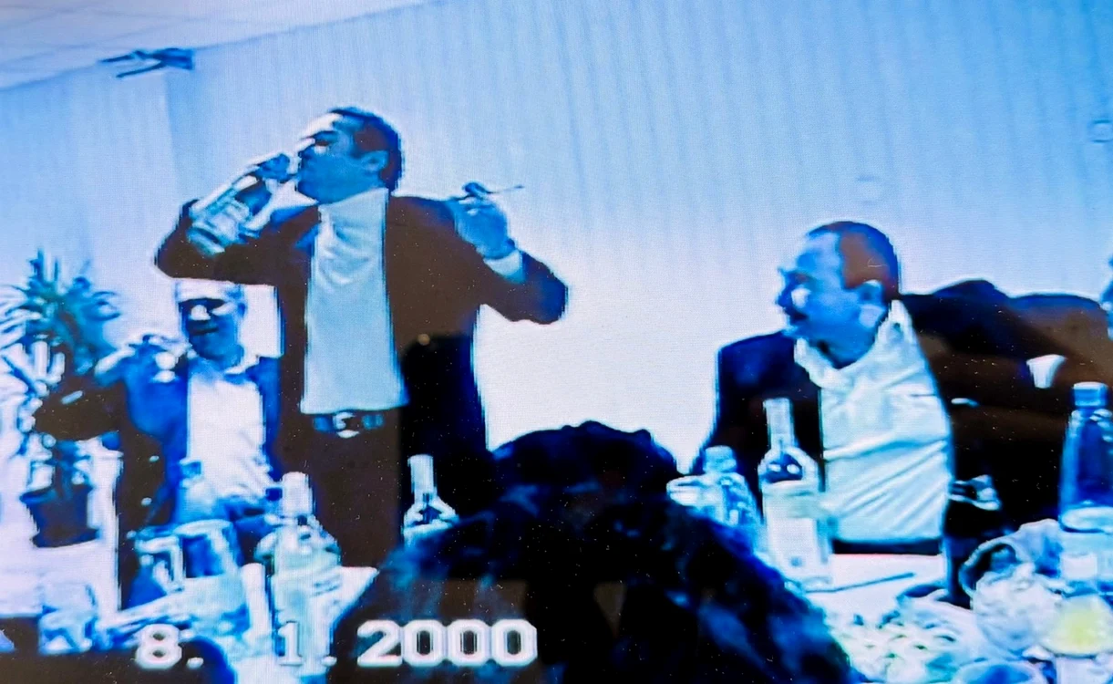 Nuțu Cămătaru și Gigi Becali în anul 2000 / foto: captura video