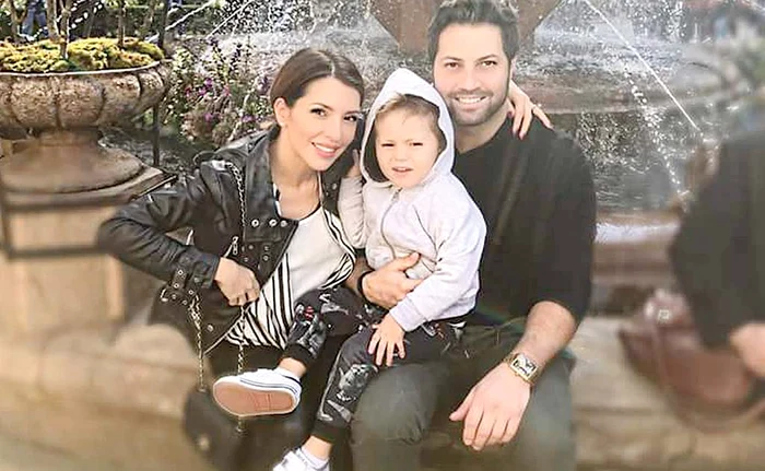 
    Celia și soțul ei, Ardeli, sunt topiți după fiul lor, Angelo  