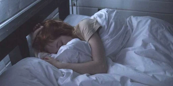 O să dormi ca un bebeluş! Trucurile care te vor ajuta să scapi definitiv de insomnie