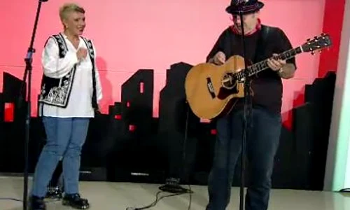 Teo a cântat alături de Micrea Baniciu melodia "Himera" (captură: Acasă TV) jpeg