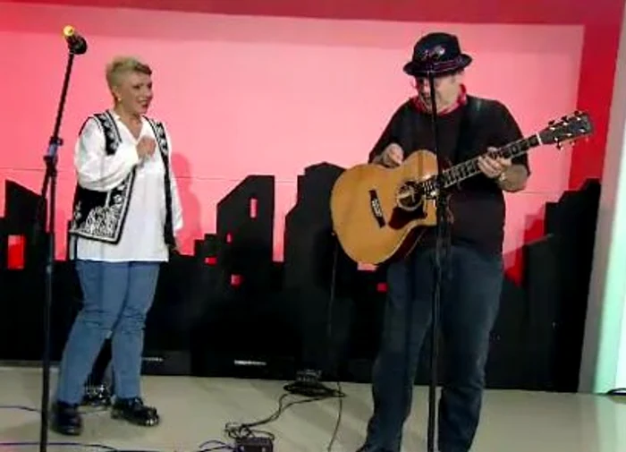 Teo a cântat alături de Micrea Baniciu melodia "Himera" (captură: Acasă TV)