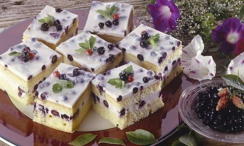 tort cu crema si afine jpeg