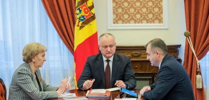 Trioul pro-rus din fruntea Republicii
Moldova: preşedinta Parlamentului, Zinaida Greceanîi , preşedintele statului,
Igor Dodon şi  premierul Ion Chicu