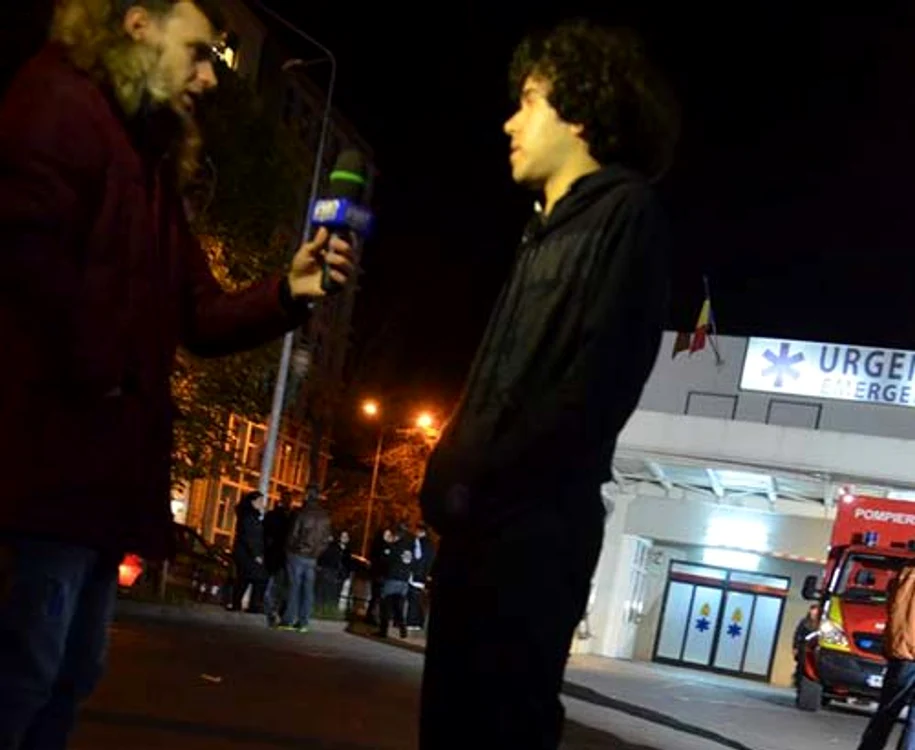 Zeci de pompieri au intervenit să stingă flăcările puternice Foto: Click!