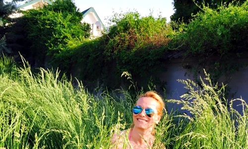 andreea esca in costum de baie jpeg