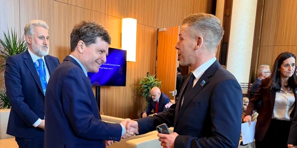Nicușor Dan și Peter Magyar dupa summitul de la Ankara FOTO X