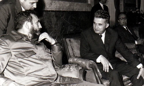 Fidel Castro, primit la București de Nicolae Ceauşescu, în mai 1972 (© „Fototeca online a comunismului românesc”, cota: 52/1972)