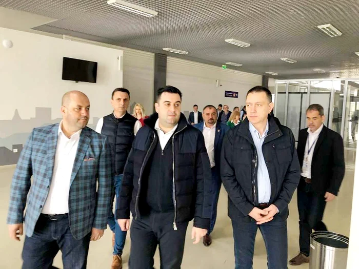 Ministrul Răzvan Cuc, în control alături de oamenii săi 
