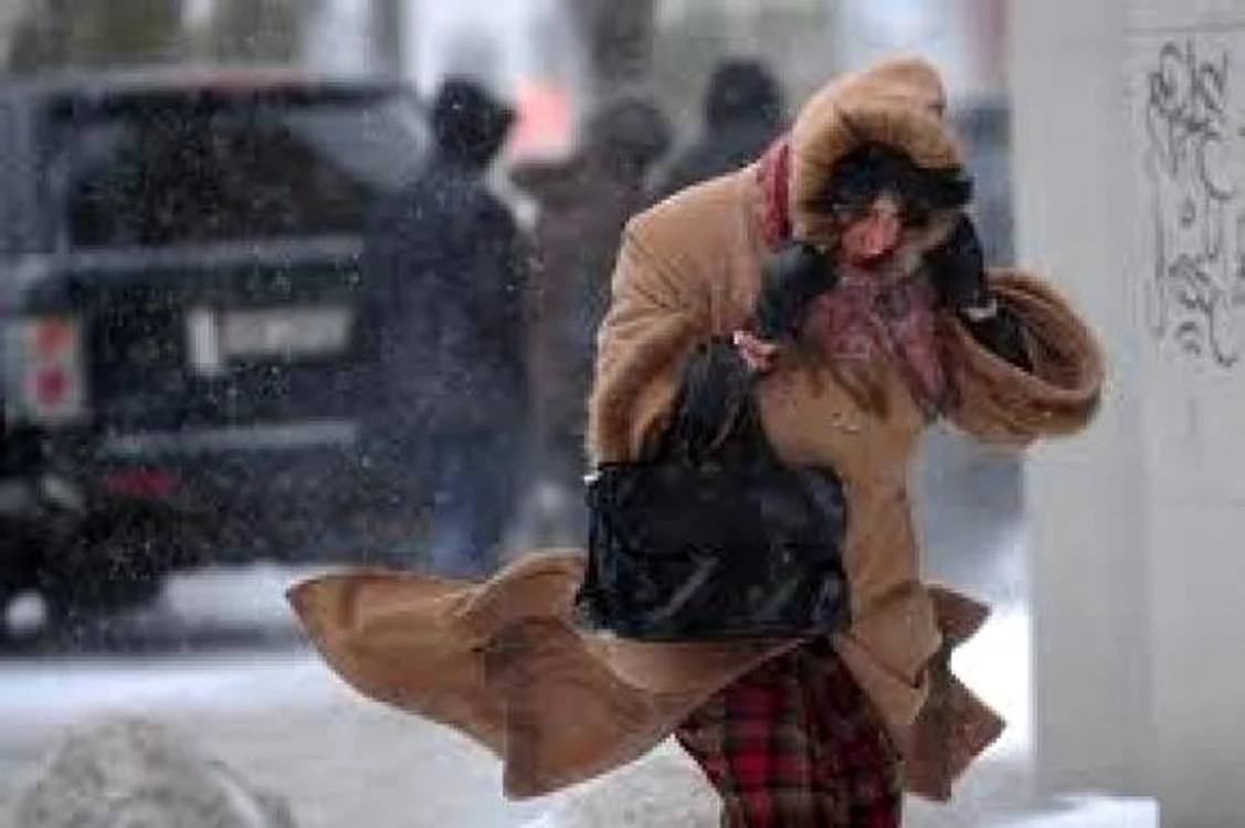 
    Meteorologii ANM au emis o avertizare specială pentru următoarele zile: poleiul și vântul ne vor face probleme mariFOTO: Click!  