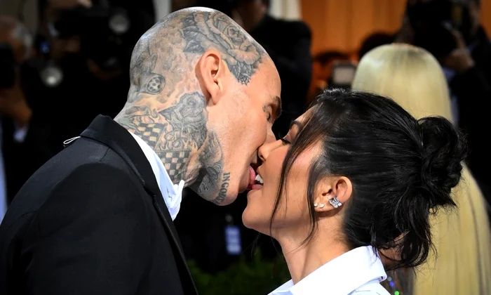 Kourtney Kardashian și Travis Barker s au căsătorit (9) jpg