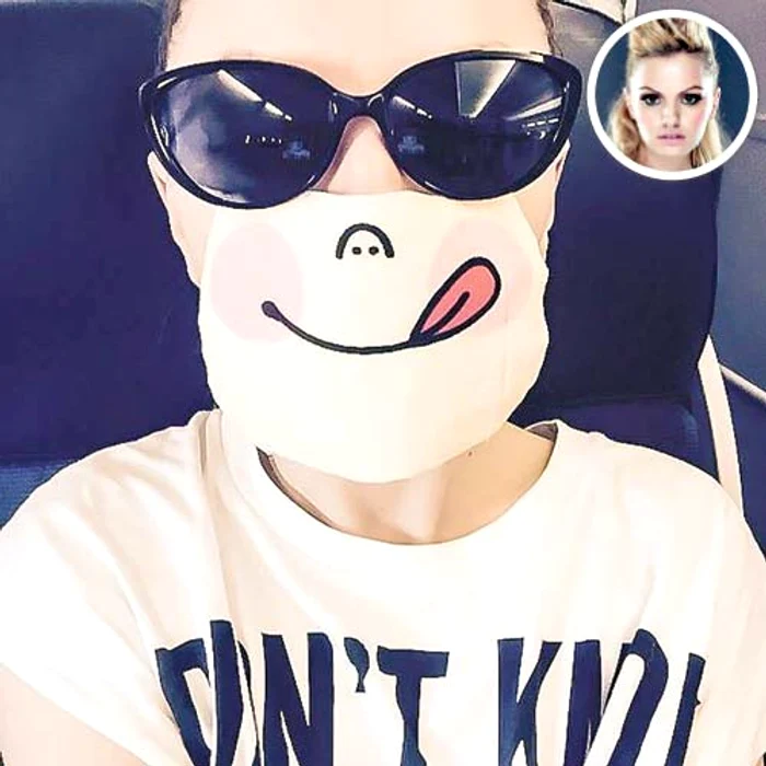 Alexandra Stan: Mască chirurgicală cu imprimeuri haioase, 45 de lei