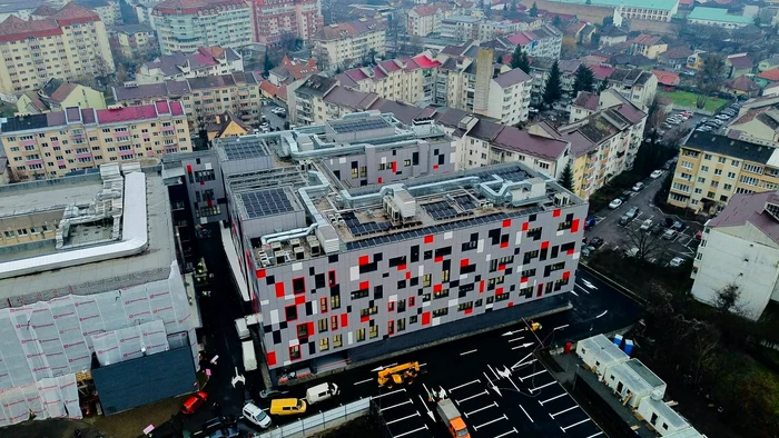 Corp clădire spital Bistrița Năsăud FOTO: Facebook/Al. Rogobete