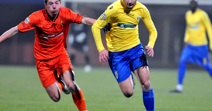 Ovidiu Hoban (dreapta) a marcat primul său gol pentru Petrolul FOTO: Răzvan Păsărică