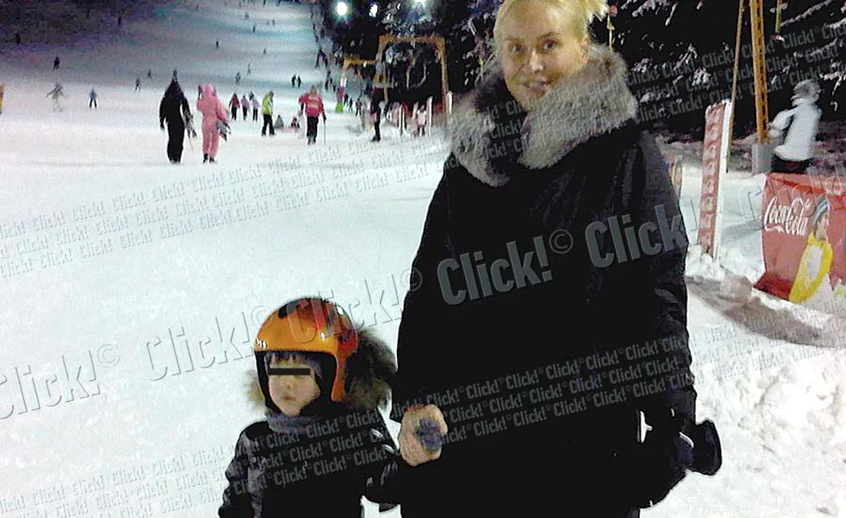 Micuţul Edan (4 ani),  fericit în braţele lui Piţurcă şi relaxat în  vacanţă alături de mami