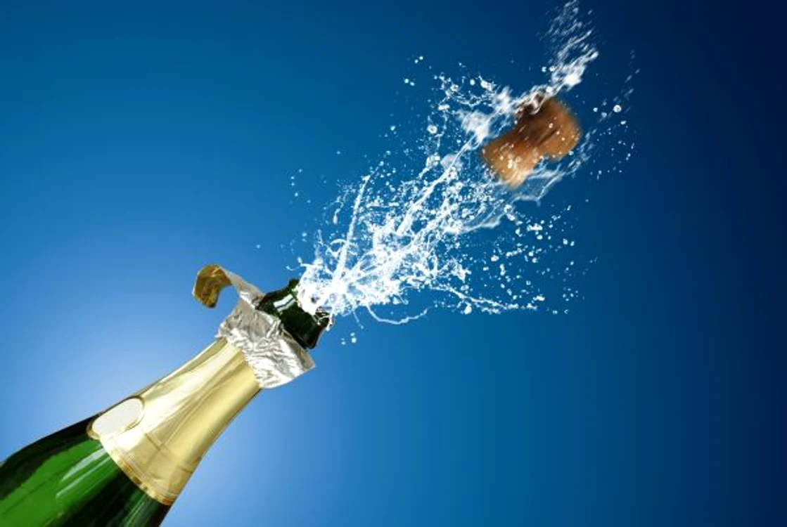 La fel ca vinul roșu și alb, șampania poate fi bună pentru inima ta. www.clickpentrufemei.ro