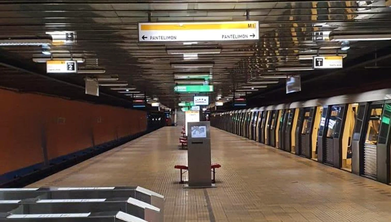 Stația de metrou Pantelimon era goală astăzi, de 1 Mai, semn că bucureștenii au înțeles să stea acasă
