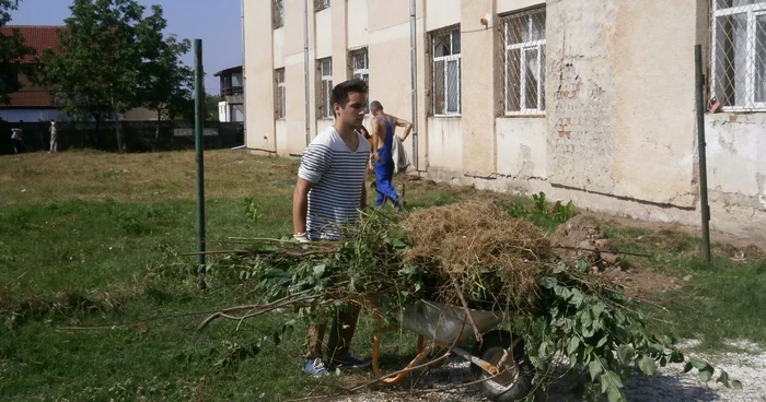 Pierre vrea să le facă o bucurie copiilor cu probleme