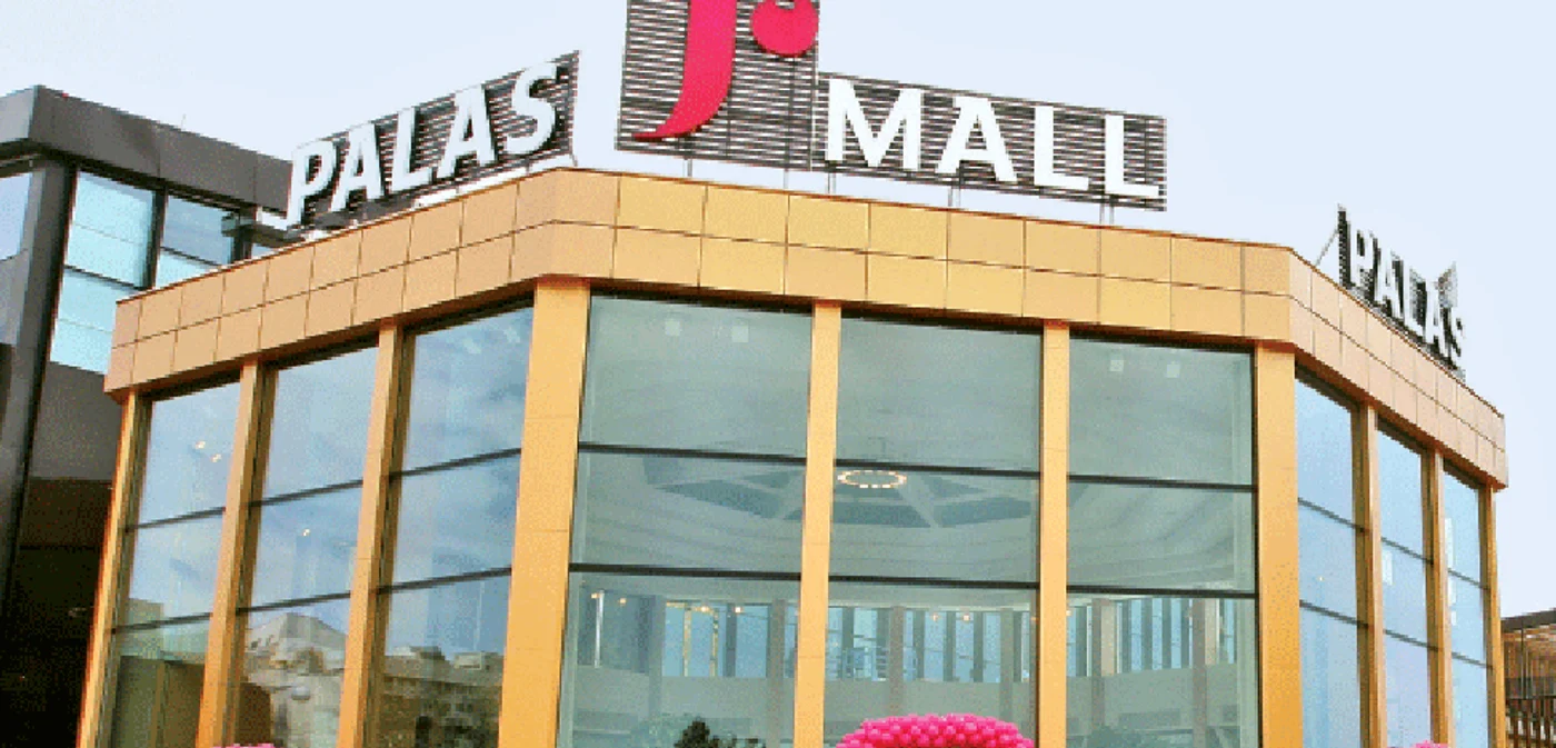 Complexul Palas din Iaşi a fost construit pe domeniul public al oraşului