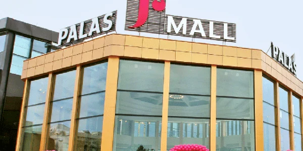 Complexul Palas din Iaşi a fost construit pe domeniul public al oraşului