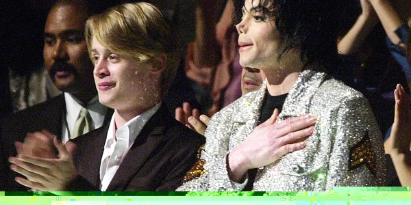 Macaulay Culkin si Michael Jackson foto sickchirpse.com