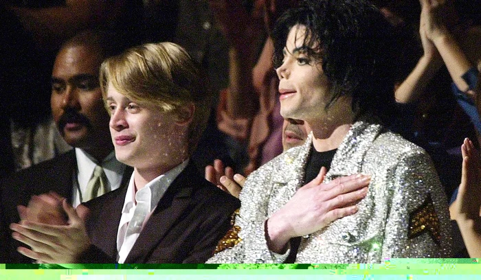 Macaulay Culkin a vorbit despre relaţia de prietenie pe care a avut-o cu Michael Jackson FOTO sickchirpse.com