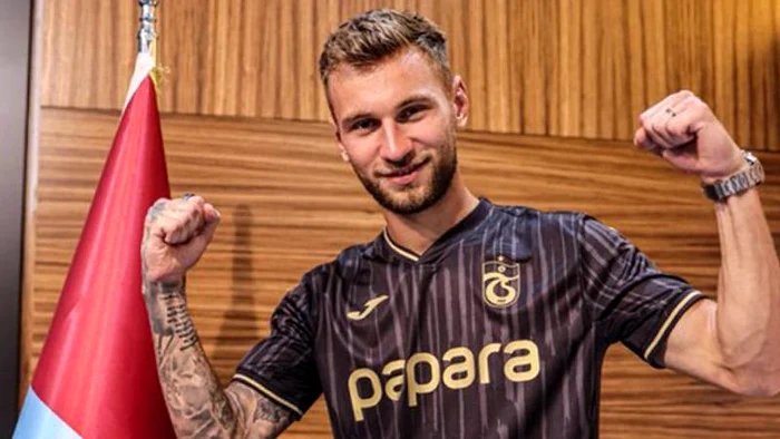 Denis Drăguș, la prezentarea sa, la Trabzonspor. FOTO: Facebook