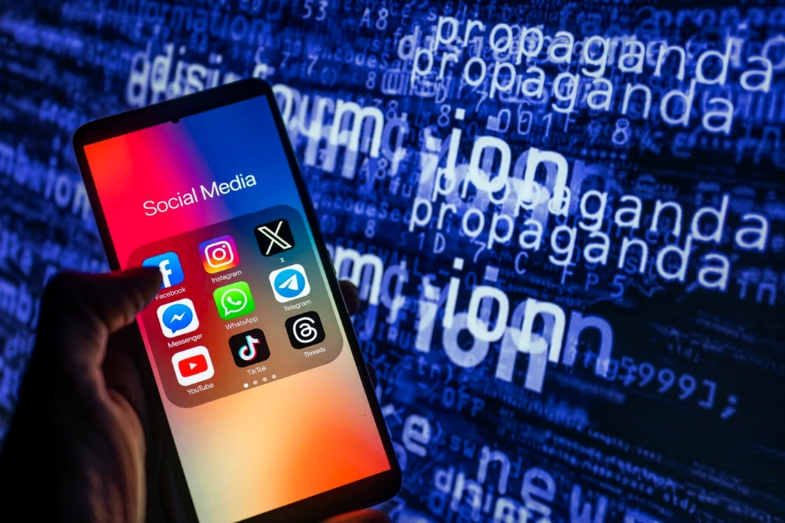 Dezinfirmare și știri false pe rețelele sociale FOTO SHUTTERSTOCK