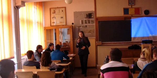 Poliţiştii s-au implicat în programul "Şcoala altfel"