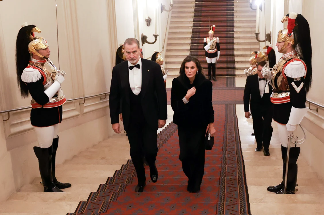 El în smoking, ea în all black la dineul de gală de la Roma. FOTO: Profimedia
