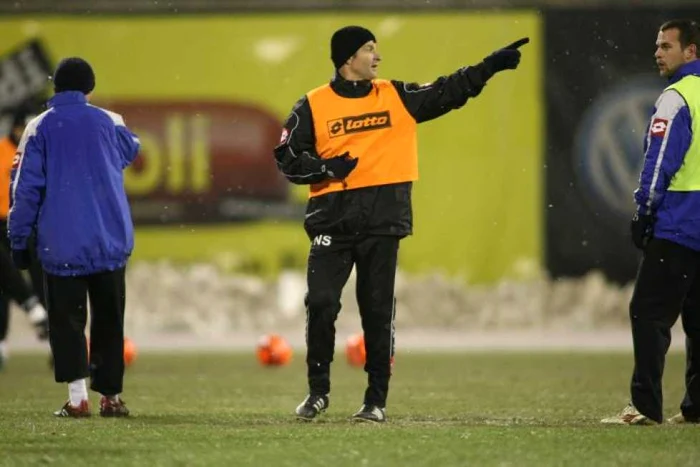 Neluţu Sabău şi-a aşezat bine jucătorii în teren