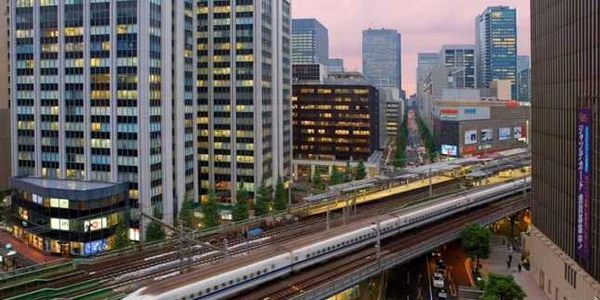 tren pod japonia
