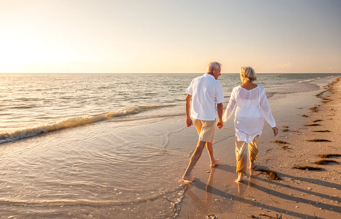 oameni în vârstă foto Shutterstock jpg