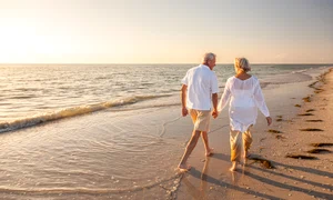 oameni în vârstă  foto   Shutterstock jpg