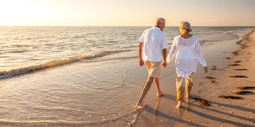 oameni în vârstă  foto   Shutterstock jpg