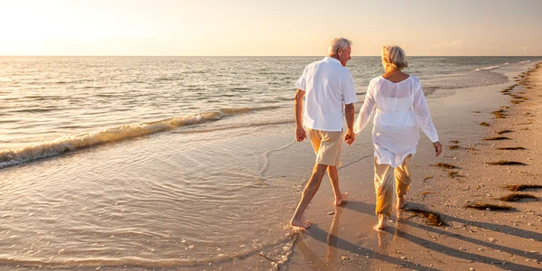 oameni în vârstă  foto   Shutterstock jpg