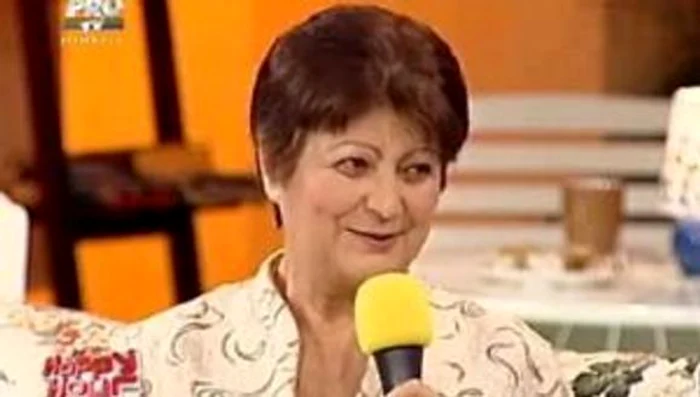 Elena, mama regretatei Laura Stoica