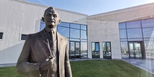 Aeroportul Timişoara s-a transformat într-o galerie de artă FOTO Ş.Both