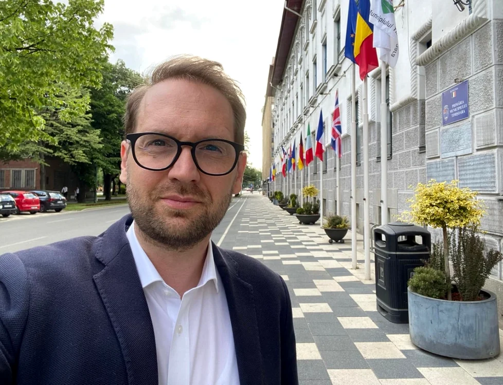 Primarul Timișoarei, Dominic Fritz, a promis la preluarea mandatului o primărie „de sticlă”