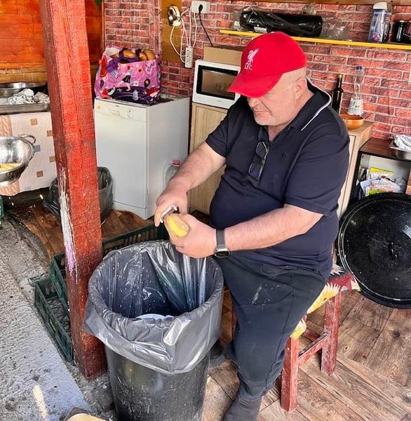 Florin Călinescu și viața la țară: „Am o gospodărie cu multe animale, dar iedul l-am dat că se ținea de rele“
